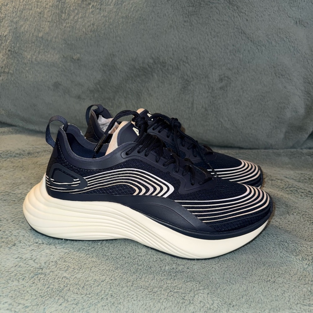 New APL Streamline Sneakers in Midnight/Navy - Picture 2 of 6